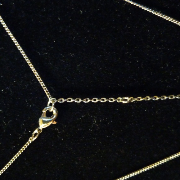 3 interlocking rings, Live, Laugh, Love on an 18 inch box chain - Picture 3 of 4
